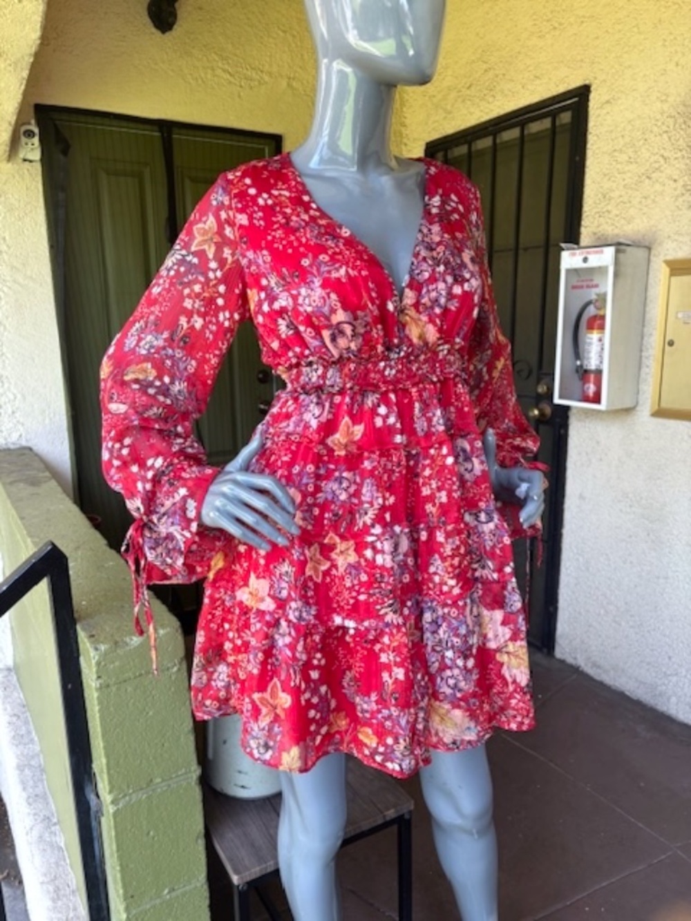 FREE PEOPLE "Closer to Your Heart" V-Neck Tiered Mini-Dress EUC/sz S - Picture 6 of 14